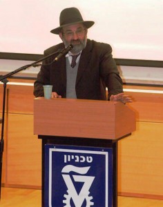 Rav Eliyahou Zini, ancien Rav du Technion et mathématicien. Le Rav Zini dirige la Yeshiva Or Vichoua, à Haïfa